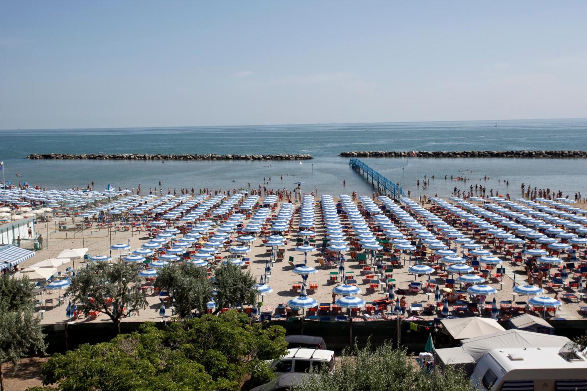 Hotel Capitol San Mauro Mare Exterior photo